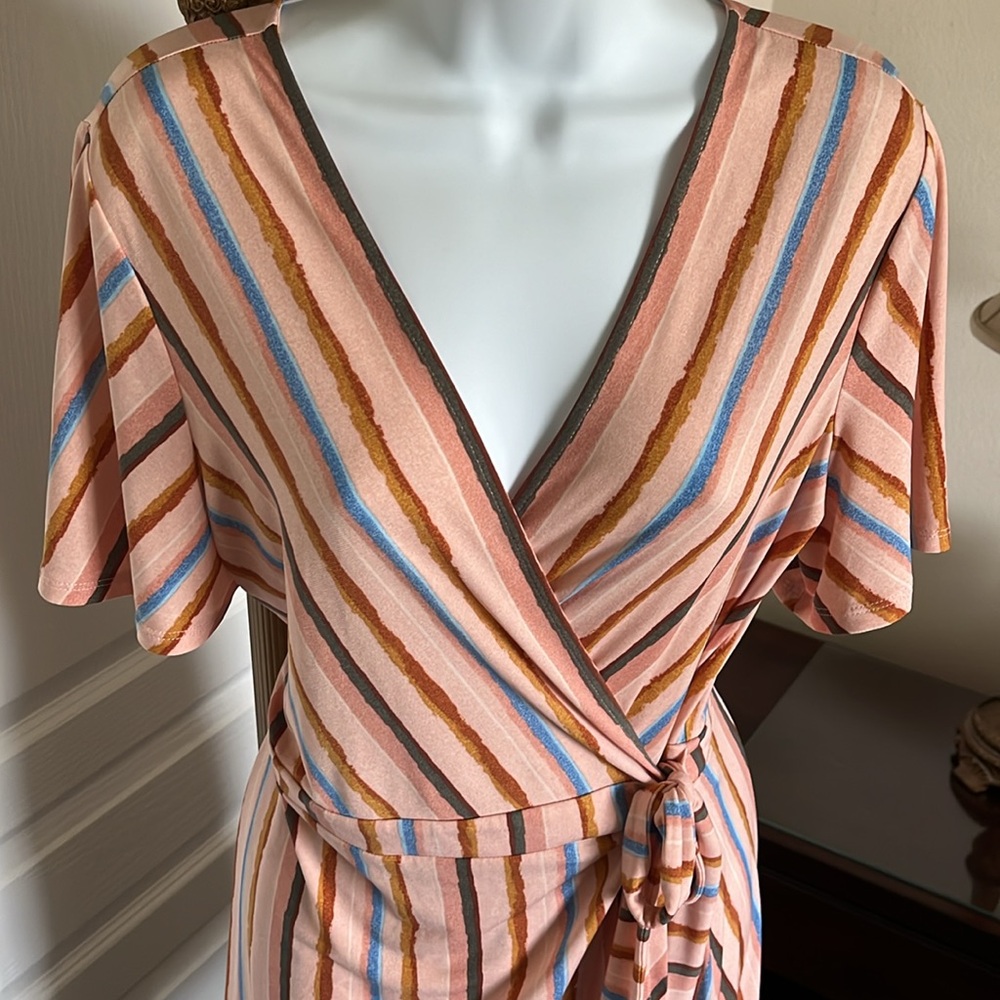 BCBG generation Wrap dress - Picture 3 of 6